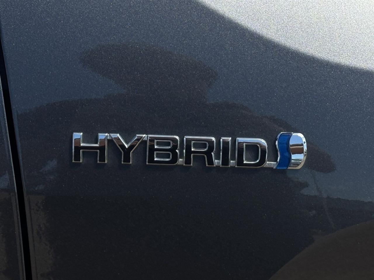 Toyota RAV4 Hybrid XLE AWD (Natl) 2021