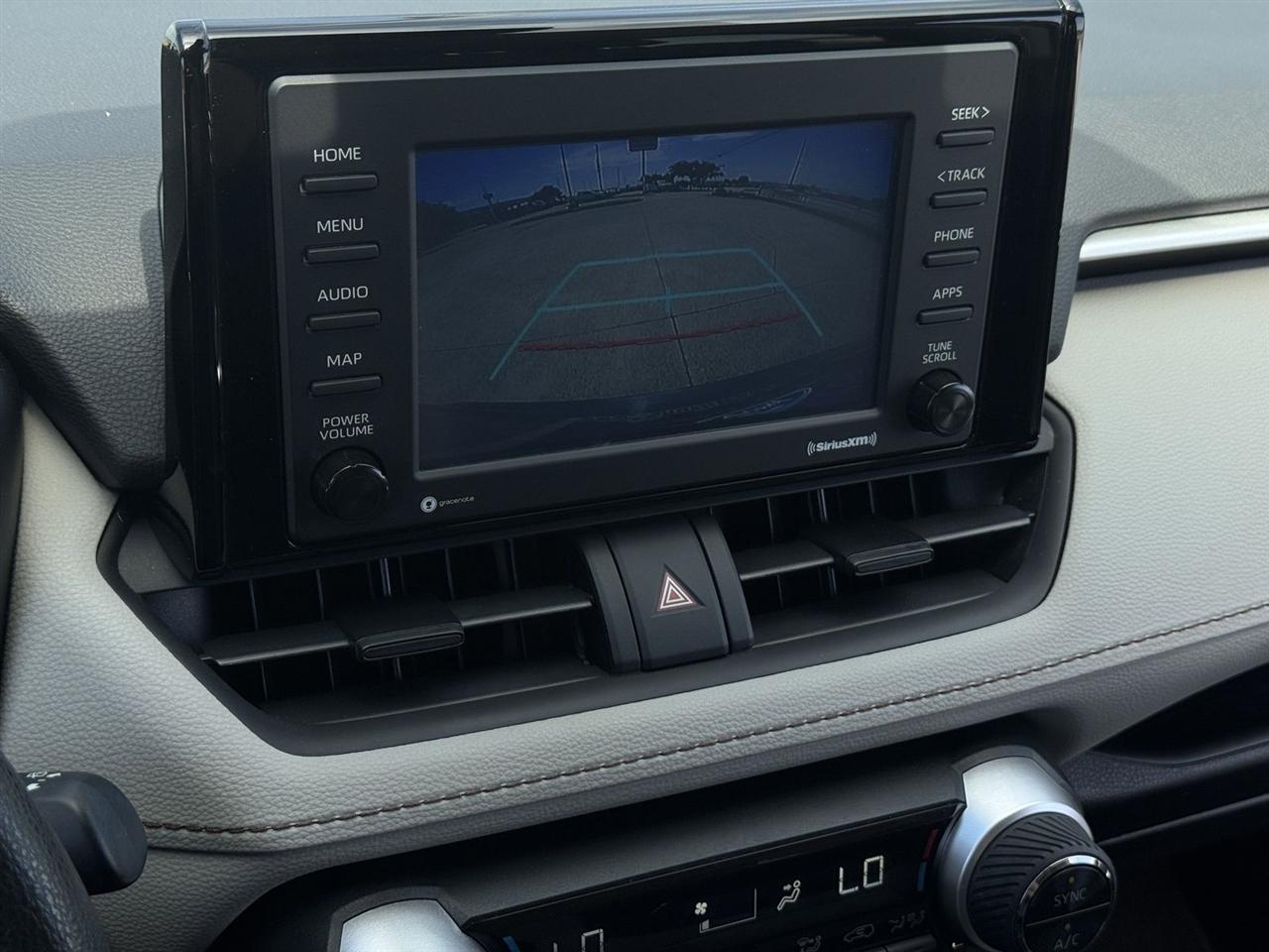 Toyota RAV4 Hybrid XLE AWD (Natl) 2021