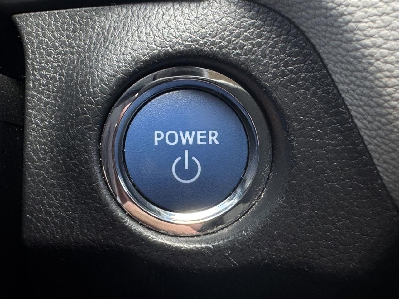 Toyota RAV4 Hybrid XLE AWD (Natl) 2021