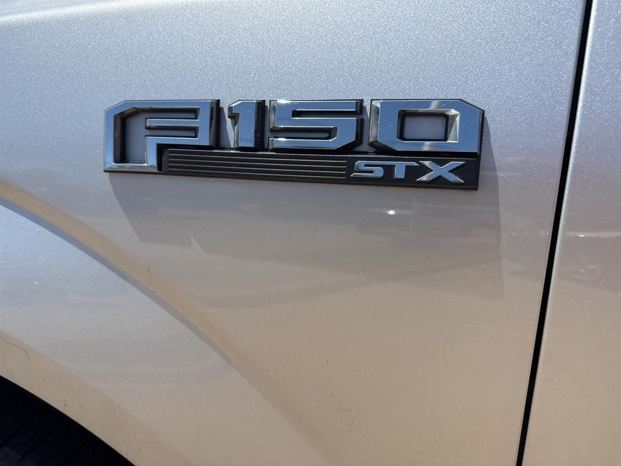 Ford F-150 Lariat 2WD SuperCab 8' Box 2018