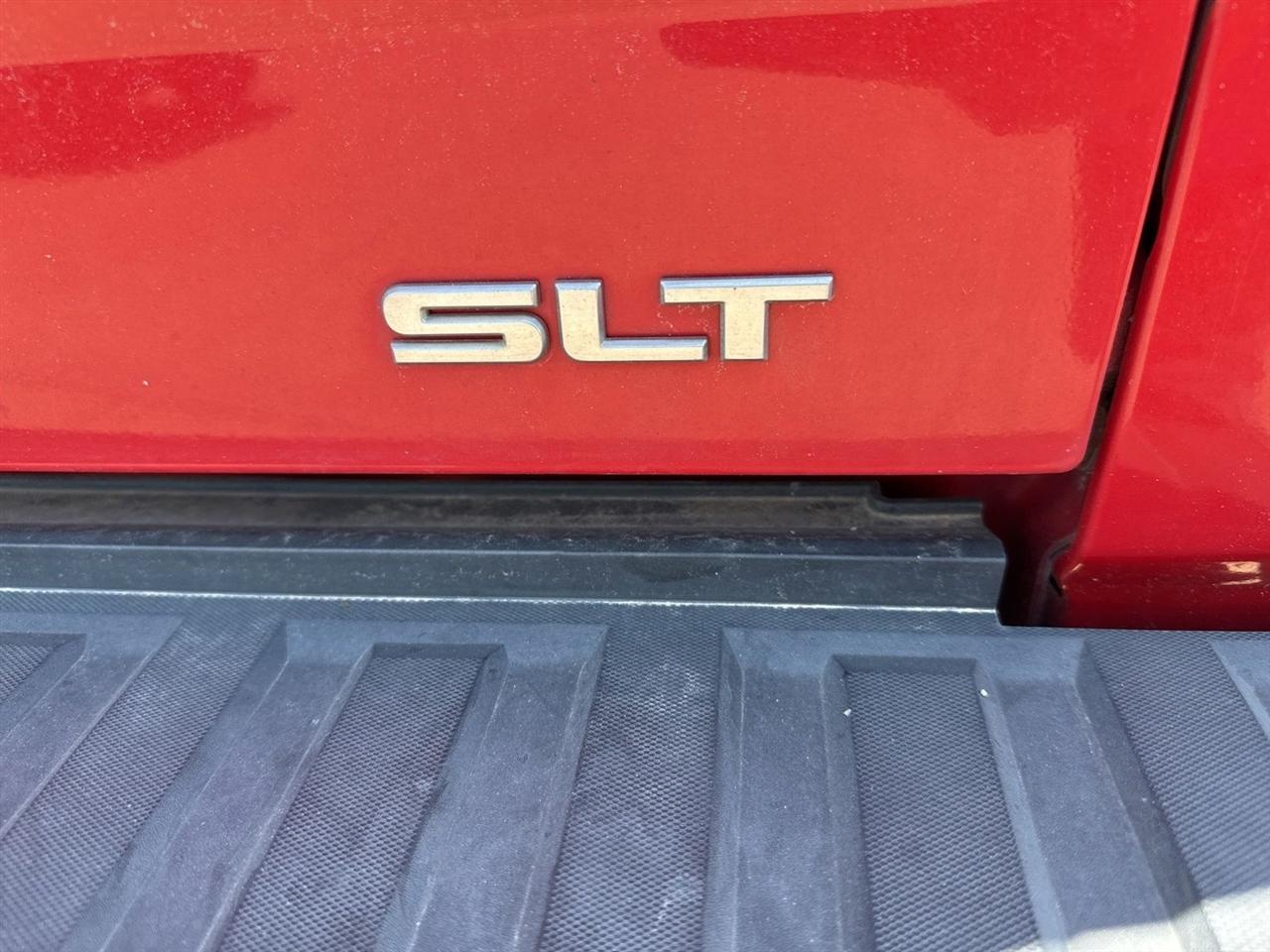GMC Sierra 1500 4WD Crew Cab 143.5" SLT 2015
