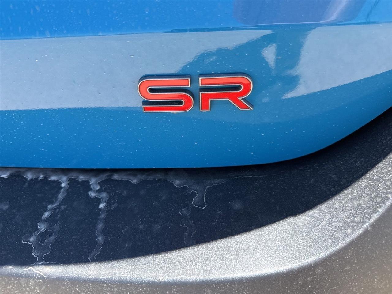 Nissan Kicks SR FWD 2025