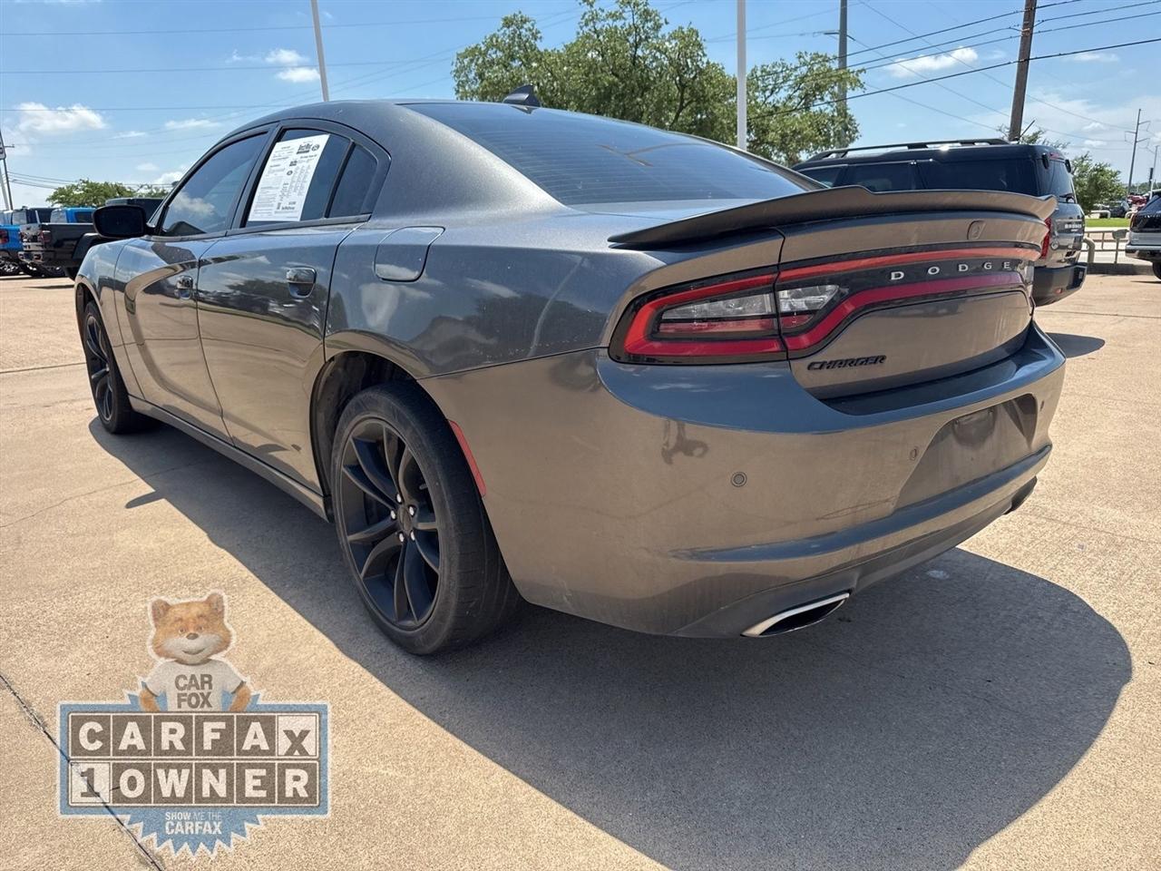 Dodge Charger 4dr Sdn SXT RWD 2016