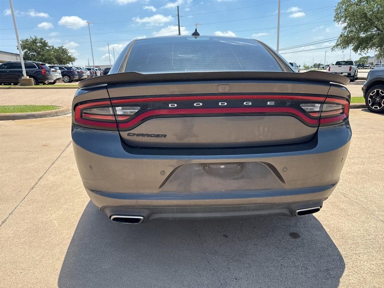 Dodge Charger 4dr Sdn SXT RWD 2016