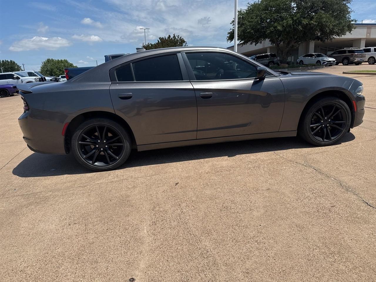 Dodge Charger 4dr Sdn SXT RWD 2016