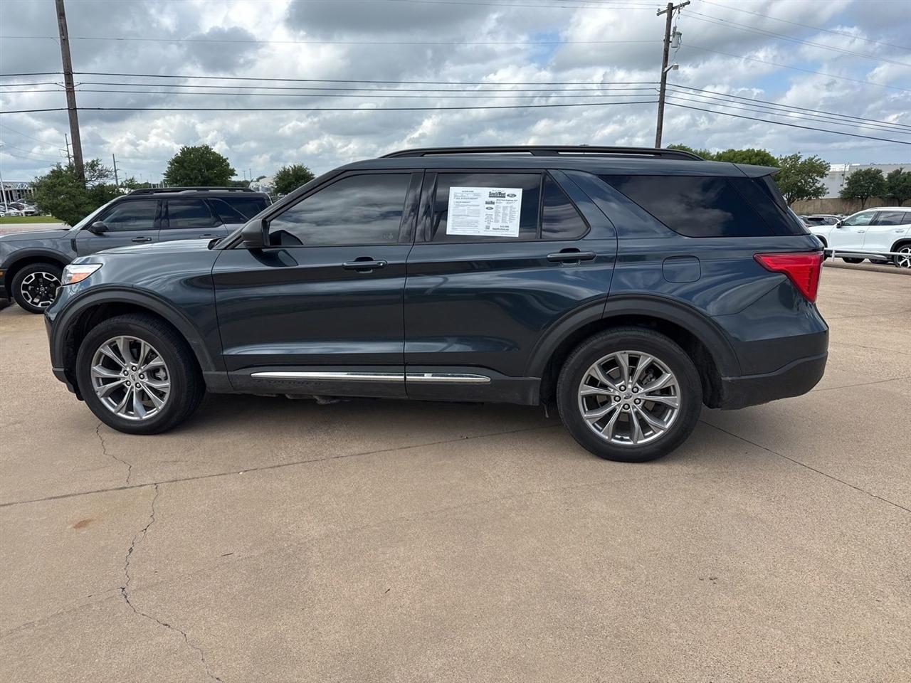 Ford Explorer XLT RWD 2022