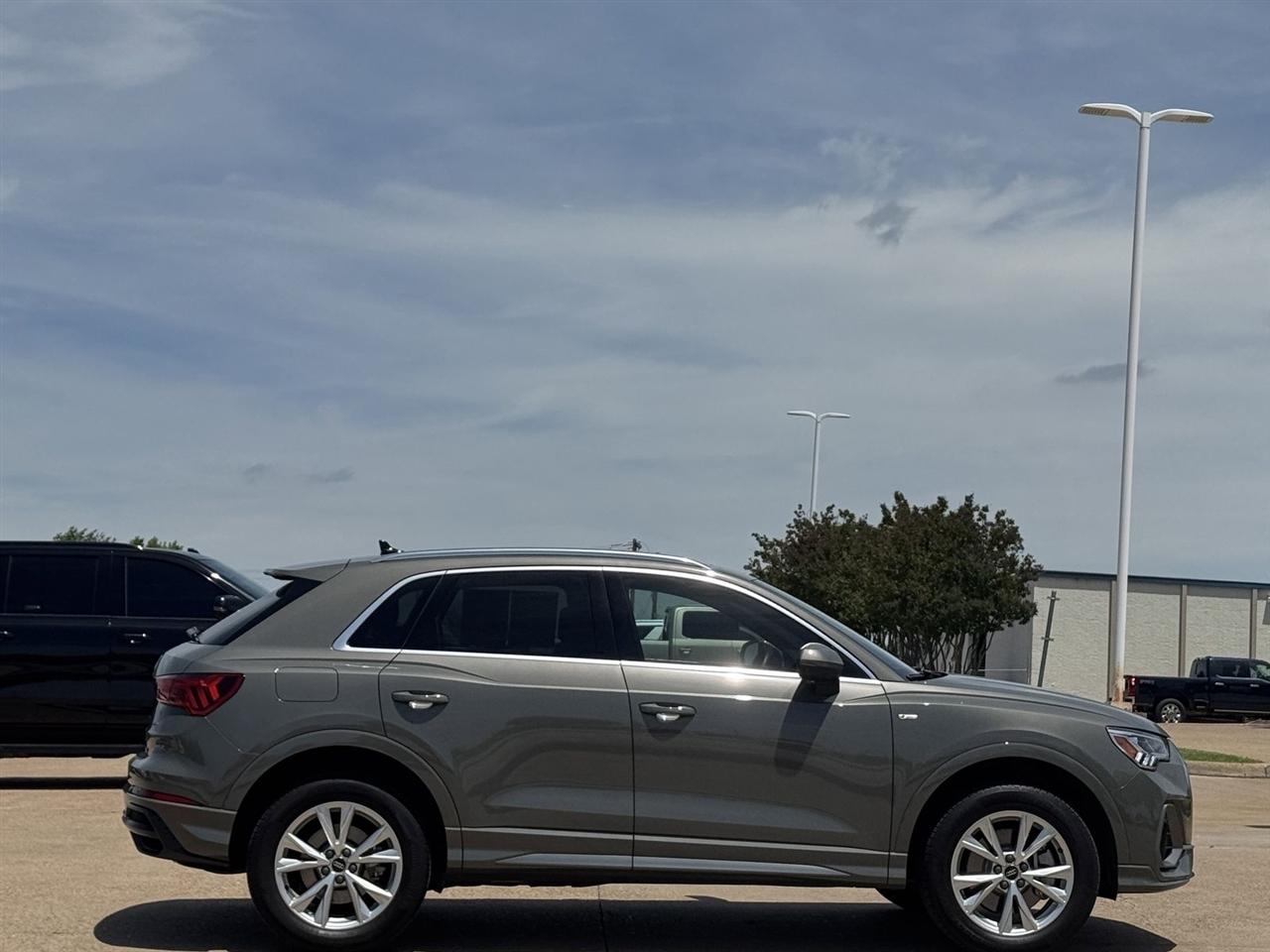 Audi Q3 S line Premium Plus 45 TFSI quattro 2022