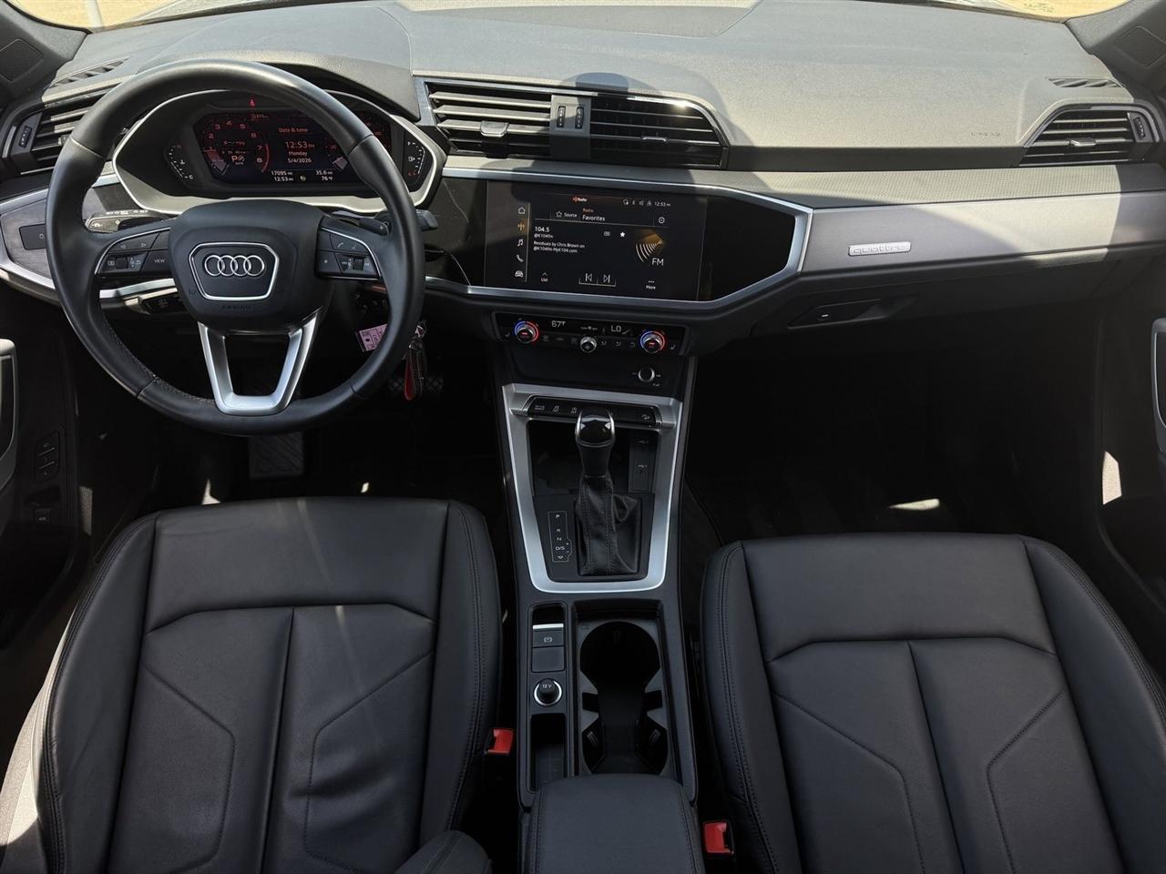Audi Q3 S line Premium Plus 45 TFSI quattro 2022