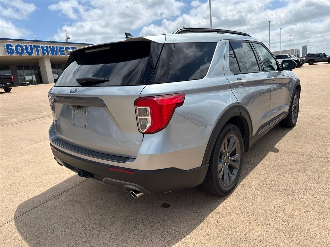 Ford Explorer XLT RWD 2023