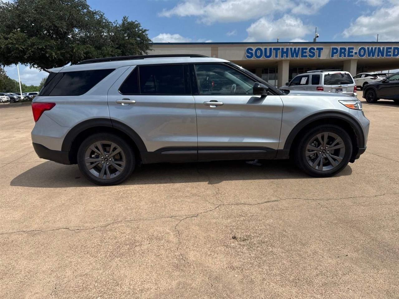 Ford Explorer XLT RWD 2023