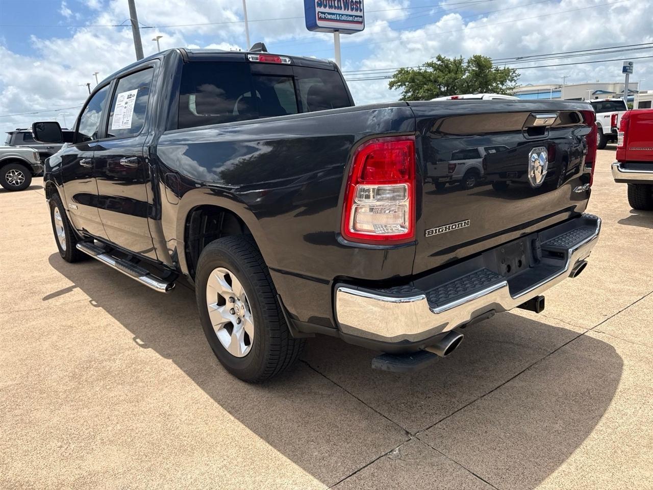 RAM 1500 Big Horn/Lone Star 4x4 Crew Cab 5'7" Box 2019