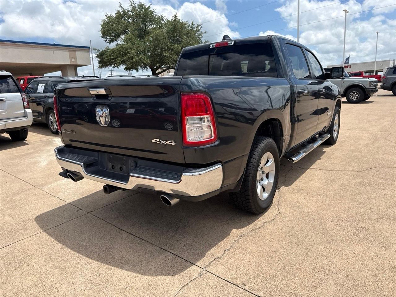 RAM 1500 Big Horn/Lone Star 4x4 Crew Cab 5'7" Box 2019
