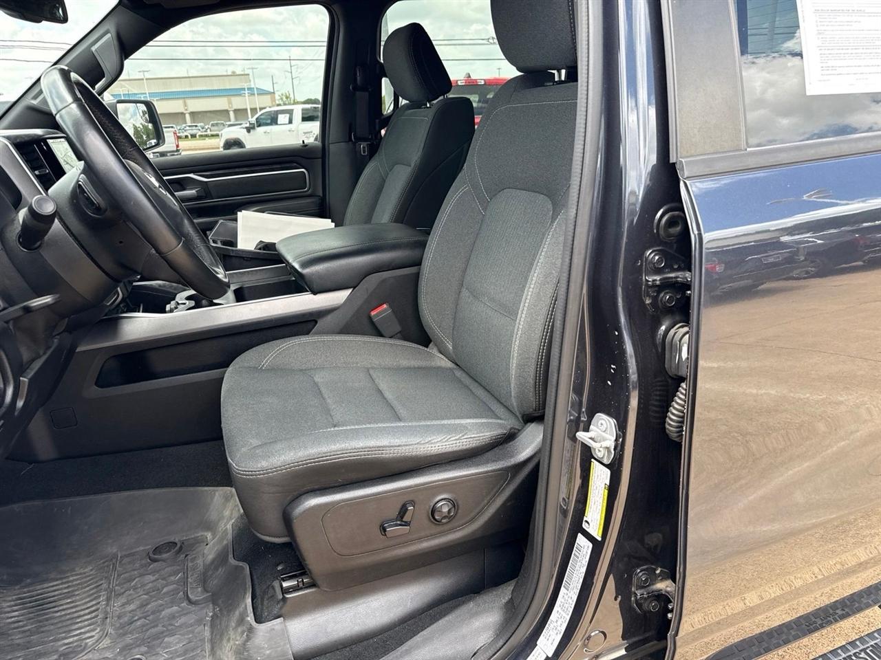RAM 1500 Big Horn/Lone Star 4x4 Crew Cab 5'7" Box 2019