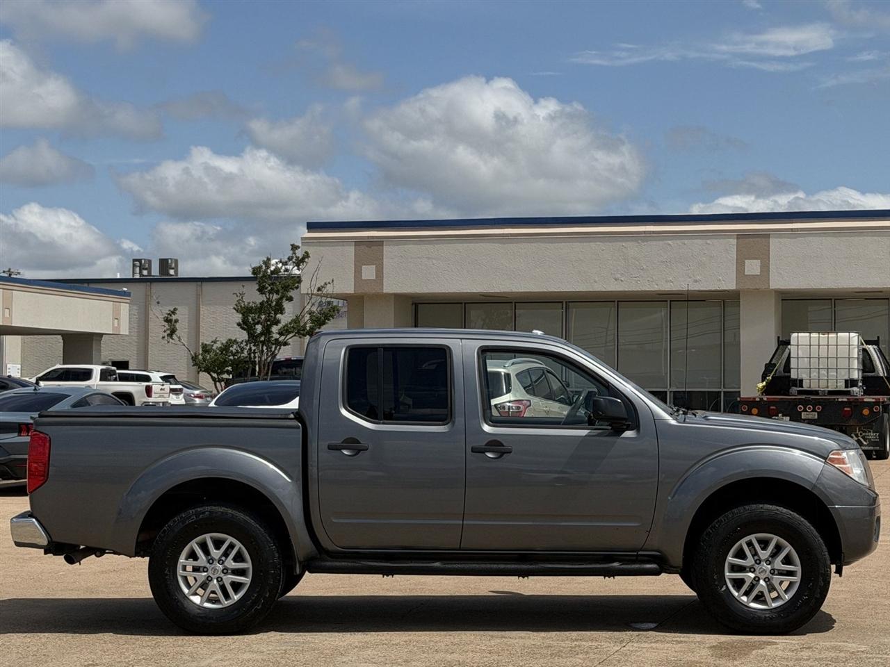 Nissan Frontier Crew Cab 4x2 SV V6 Auto 2017