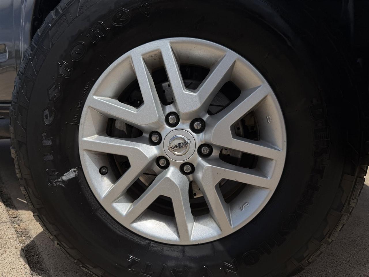 Nissan Frontier Crew Cab 4x2 SV V6 Auto 2017