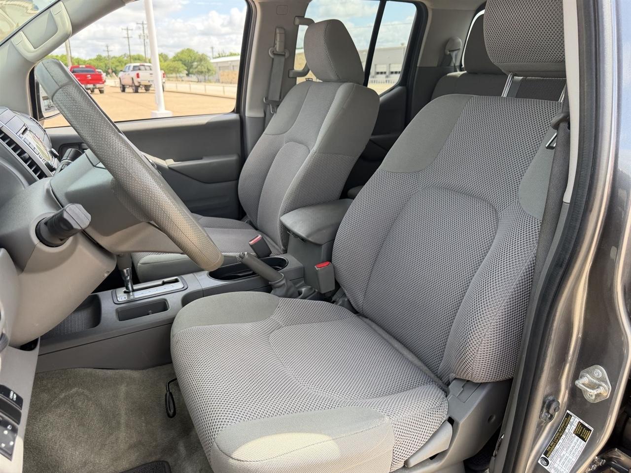 Nissan Frontier Crew Cab 4x2 SV V6 Auto 2017