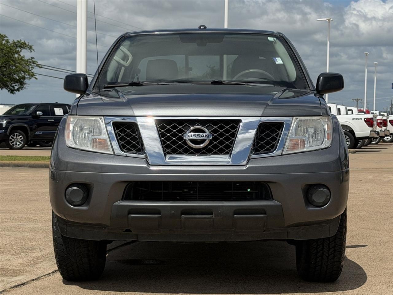 Nissan Frontier Crew Cab 4x2 SV V6 Auto 2017