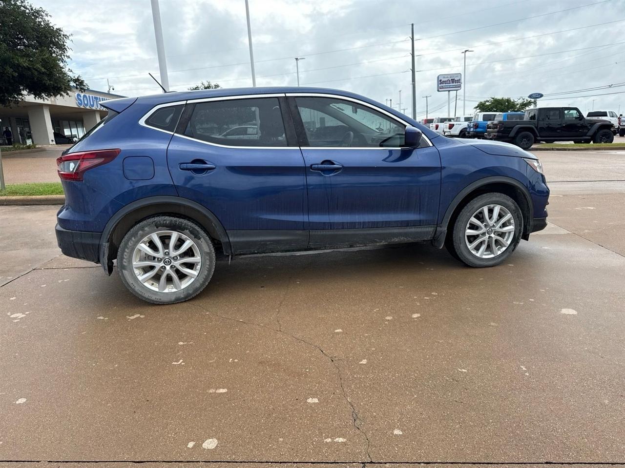 Nissan Rogue Sport FWD S 2021
