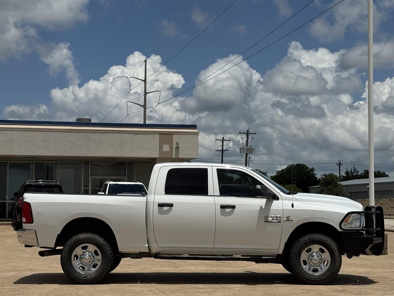 RAM 2500 Tradesman 4x4 Crew Cab 6'4" Box 2018