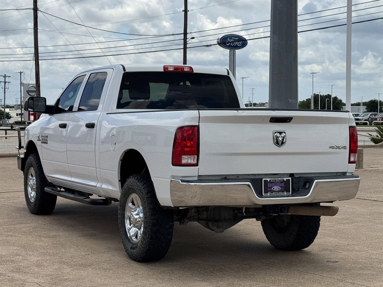 RAM 2500 Tradesman 4x4 Crew Cab 6'4" Box 2018
