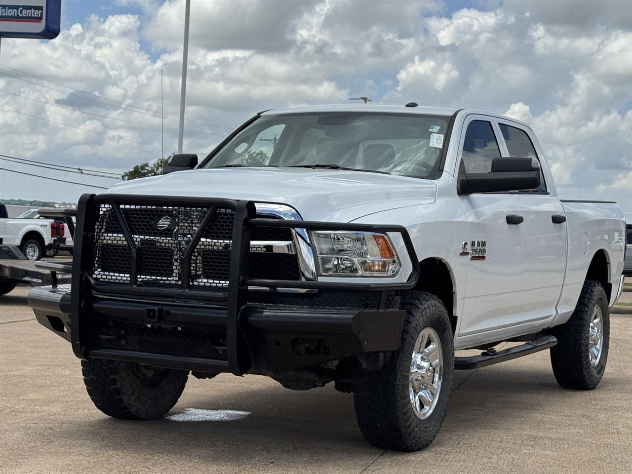 RAM 2500 Tradesman 4x4 Crew Cab 6'4" Box 2018