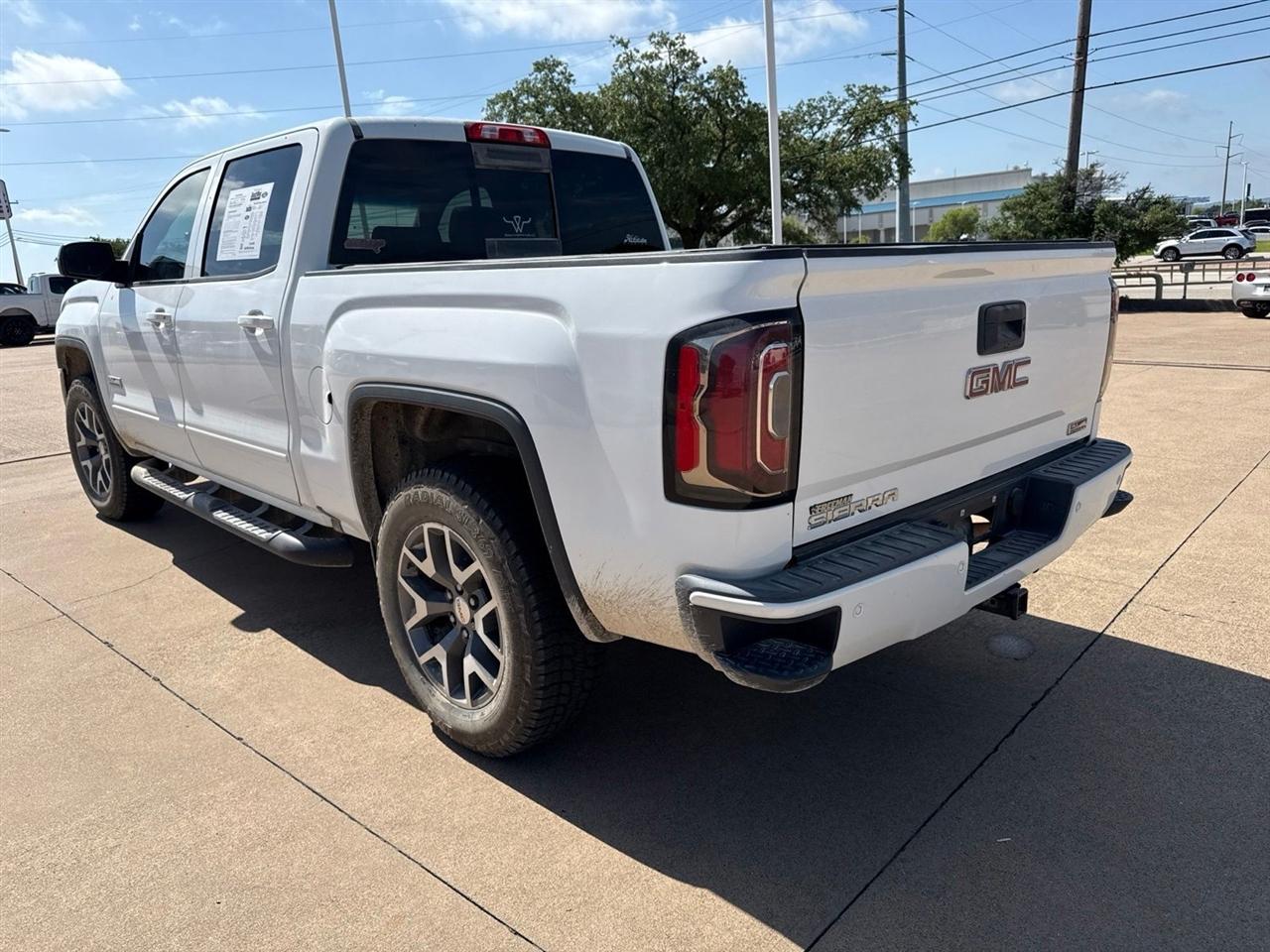 GMC Sierra 1500 4WD Crew Cab 143.5" SLT 2018