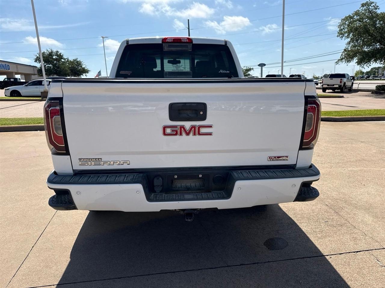 GMC Sierra 1500 4WD Crew Cab 143.5" SLT 2018