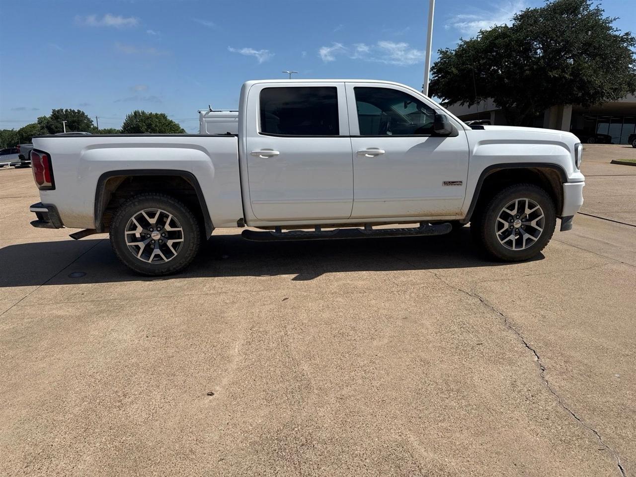 GMC Sierra 1500 4WD Crew Cab 143.5" SLT 2018