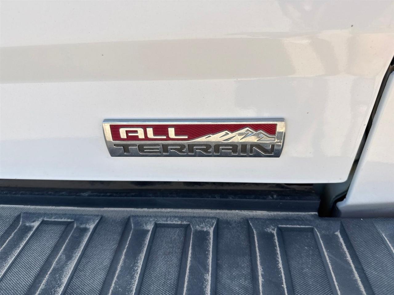 GMC Sierra 1500 4WD Crew Cab 143.5" SLT 2018