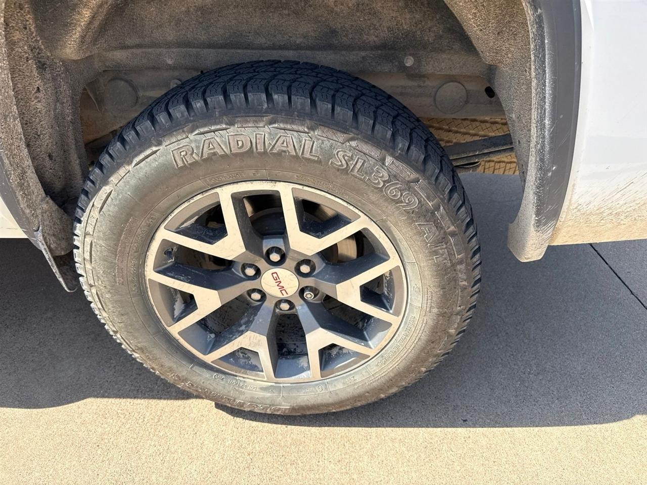 GMC Sierra 1500 4WD Crew Cab 143.5" SLT 2018