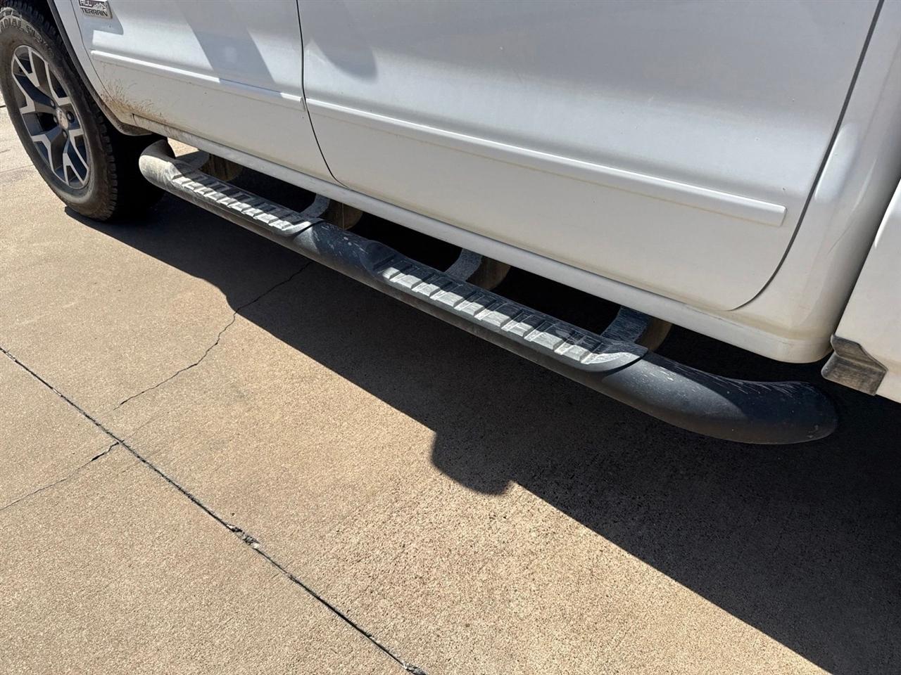 GMC Sierra 1500 4WD Crew Cab 143.5" SLT 2018