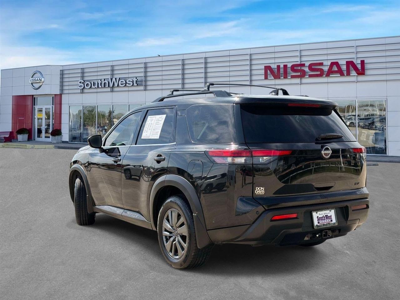 Nissan Pathfinder SV 2WD 2022