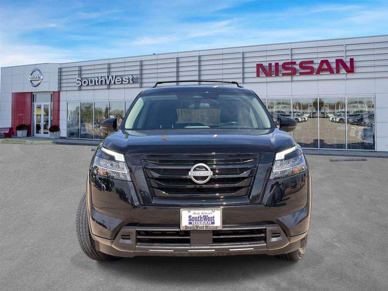Nissan Pathfinder SV 2WD 2022