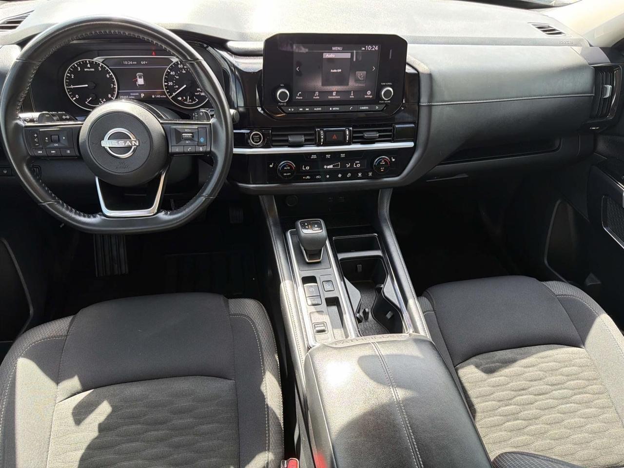 Nissan Pathfinder SV 2WD 2022