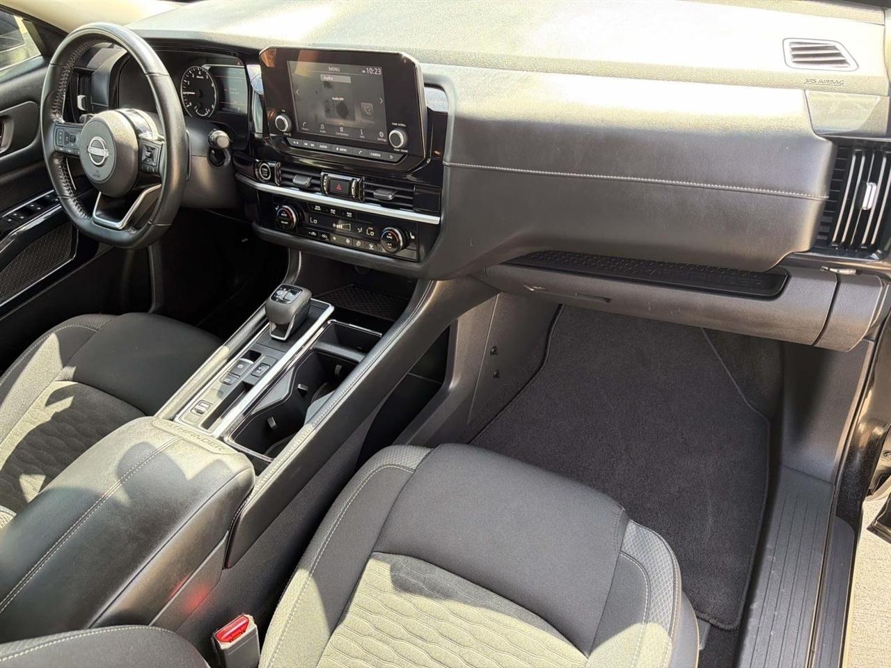 Nissan Pathfinder SV 2WD 2022