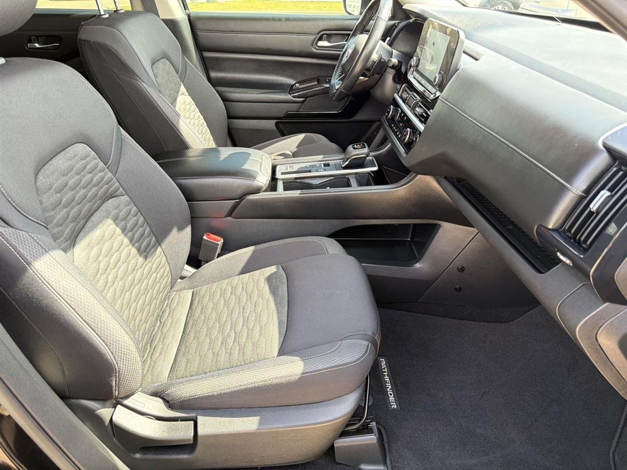 Nissan Pathfinder SV 2WD 2022