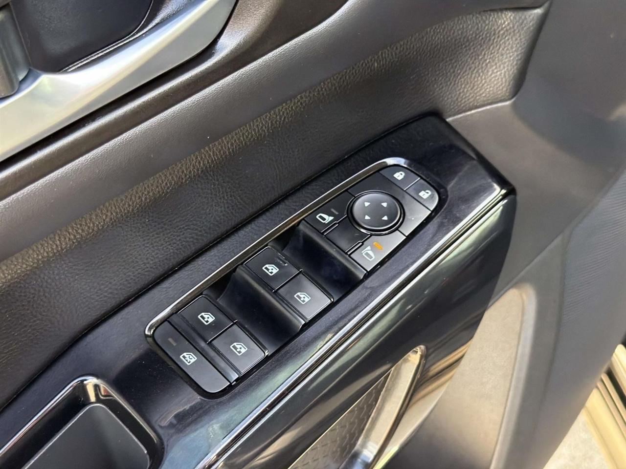 Nissan Pathfinder SV 2WD 2022