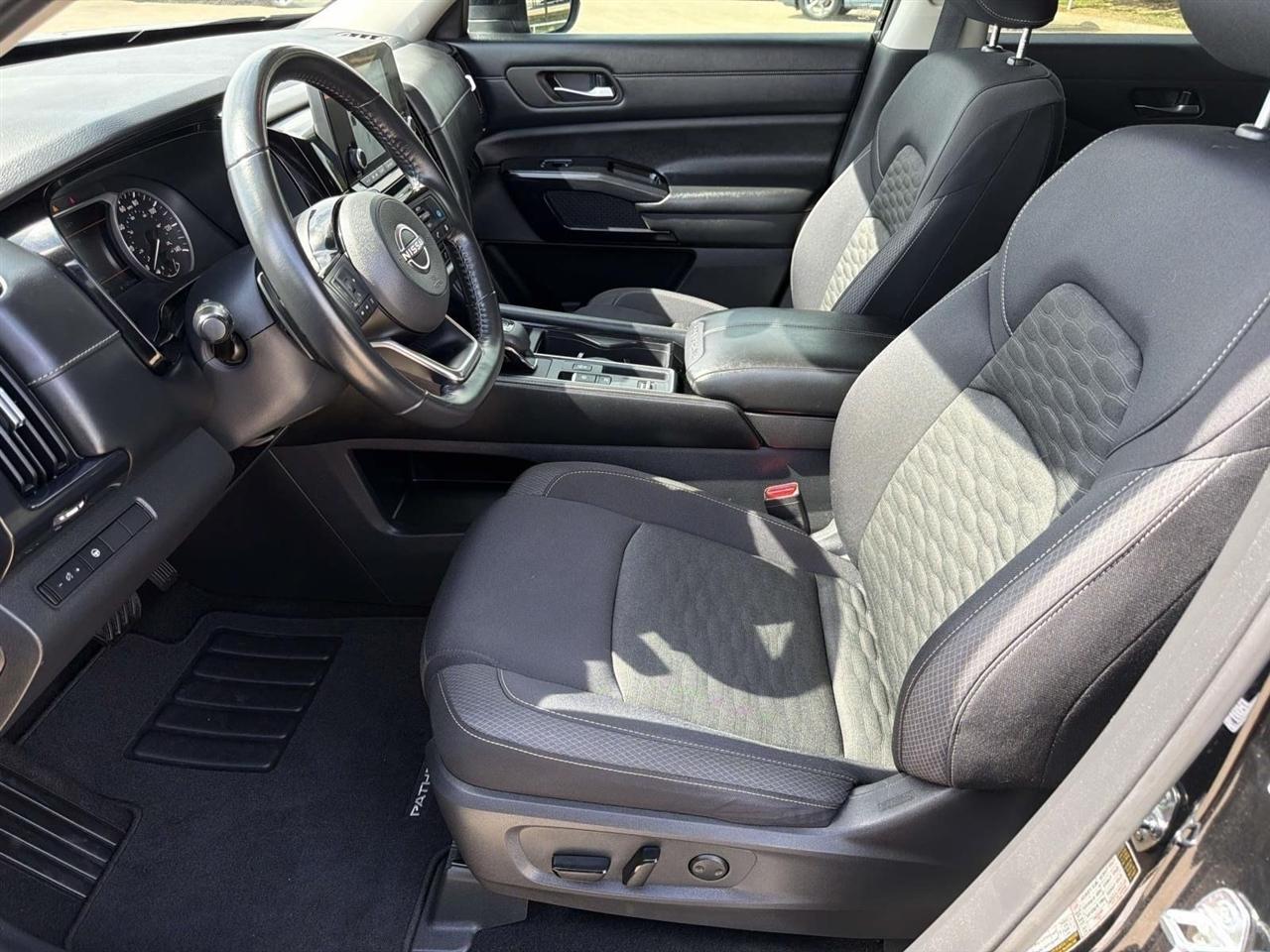 Nissan Pathfinder SV 2WD 2022