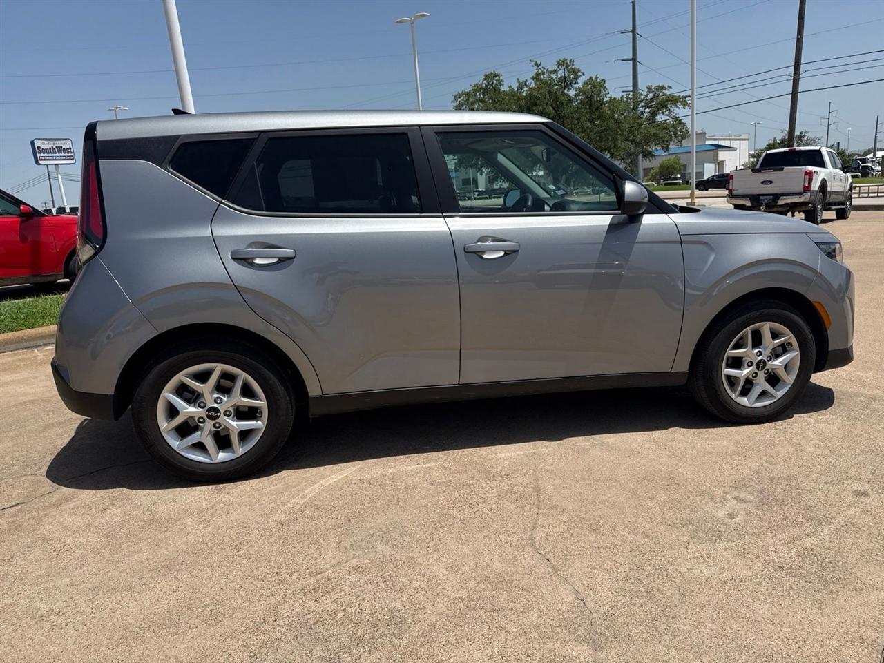 Kia Soul LX FWD 2025
