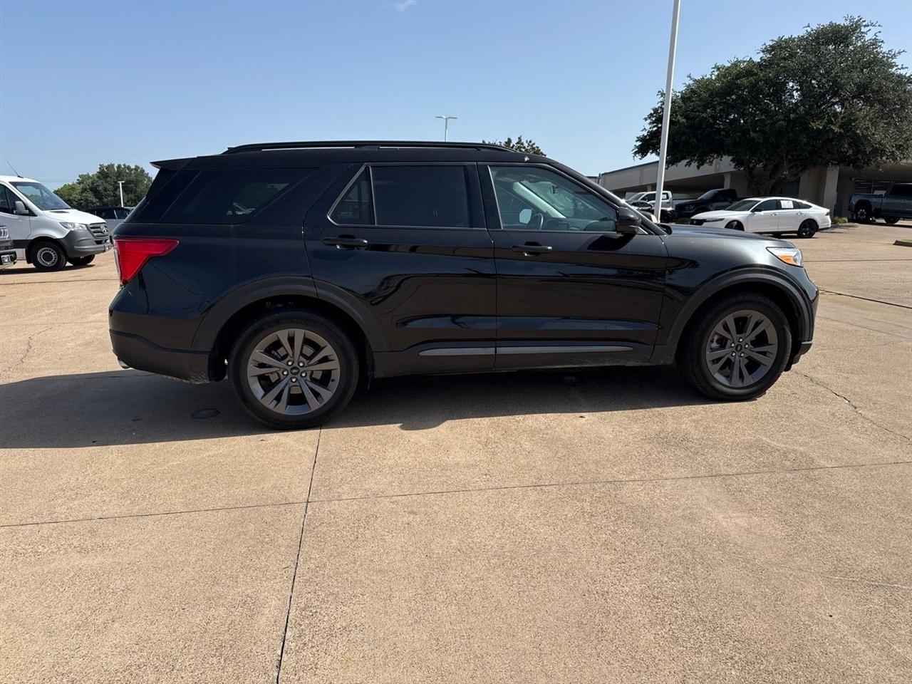 Ford Explorer XLT RWD 2023