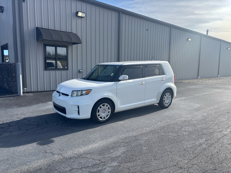 2012 Scion xB 5-Door Wagon 5-Spd MT