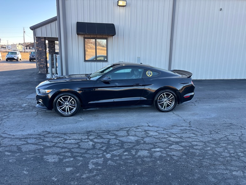 Ford Mustang EcoBoost Coupe 2017