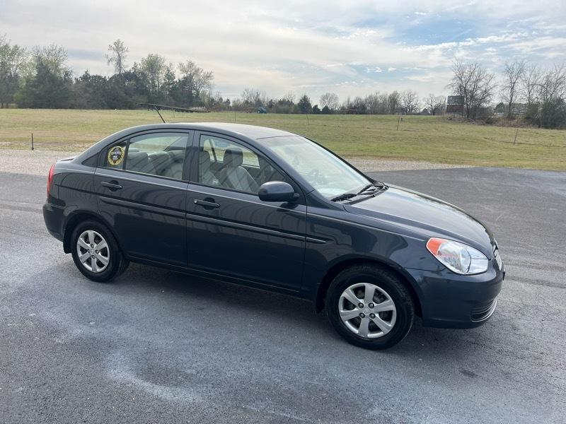 Hyundai Accent GLS 4-Door 2011