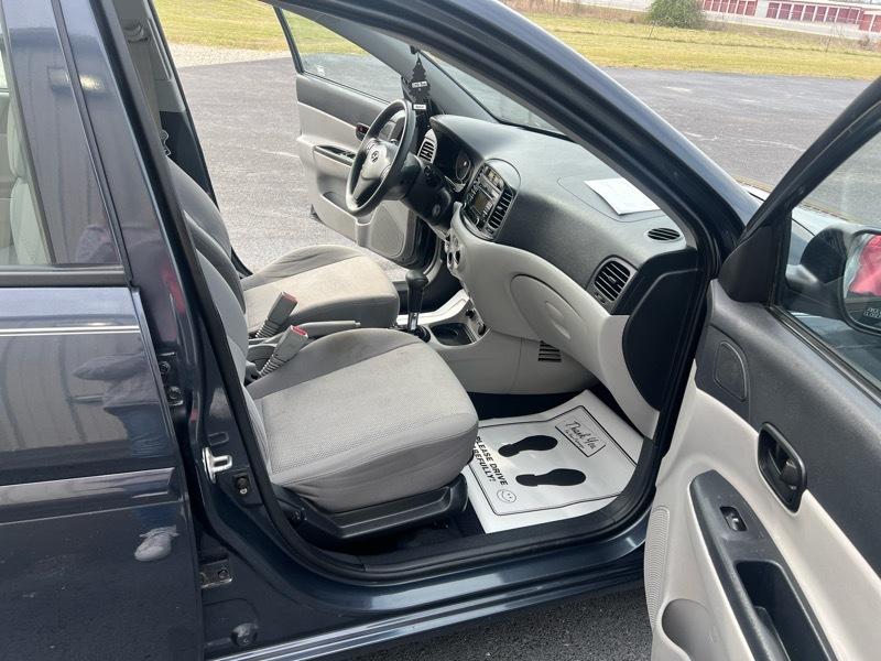 Hyundai Accent GLS 4-Door 2011