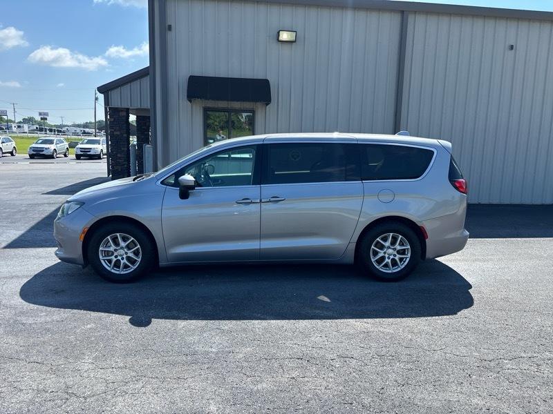 Chrysler Pacifica Touring 2017