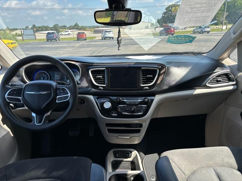 Chrysler Pacifica Touring 2017