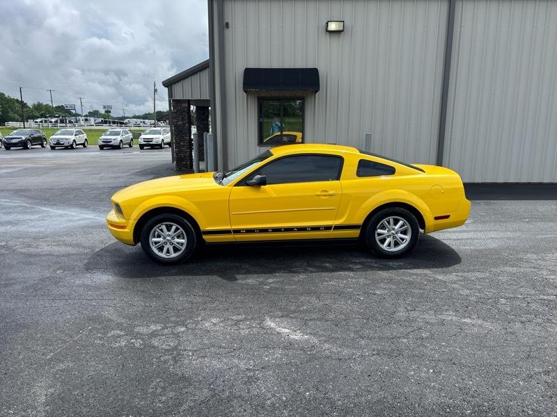 Ford Mustang  2005