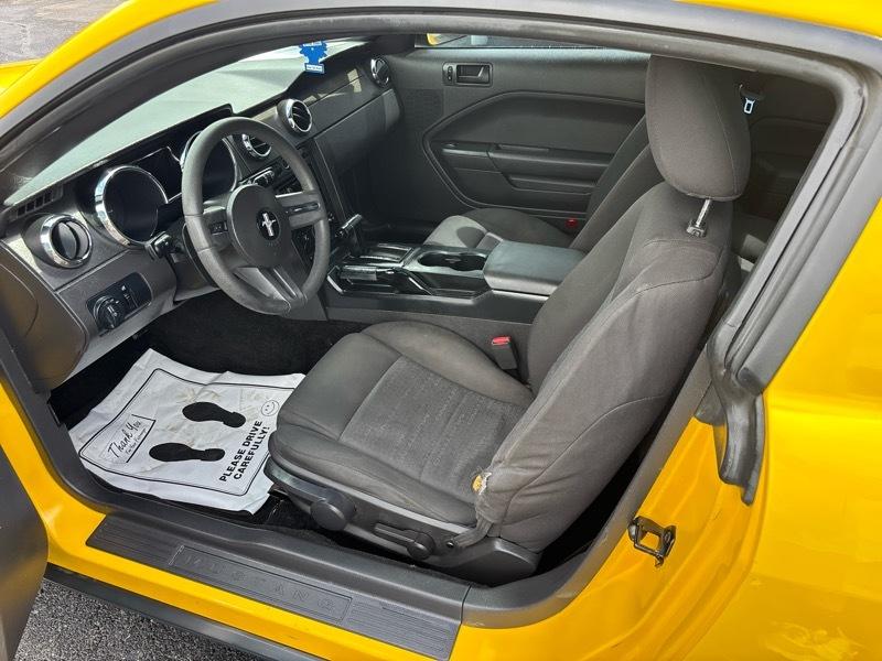 Ford Mustang  2005