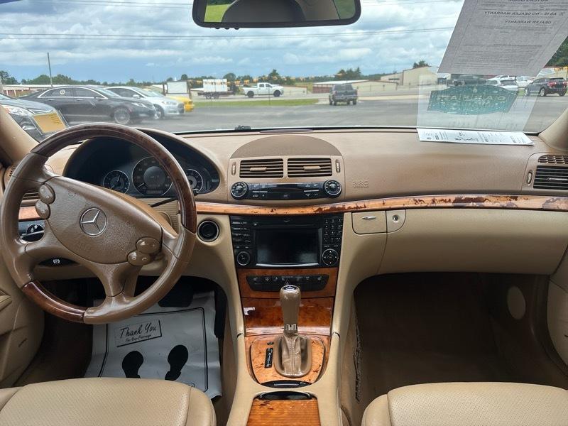 Mercedes-Benz E-Class E350 Luxury Sedan 2009