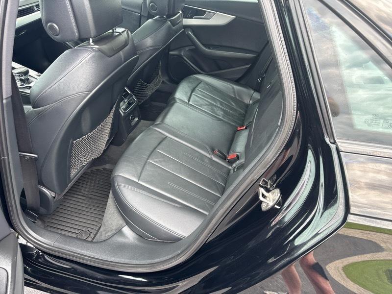 Audi A4 2.0T Premium Sedan 2017